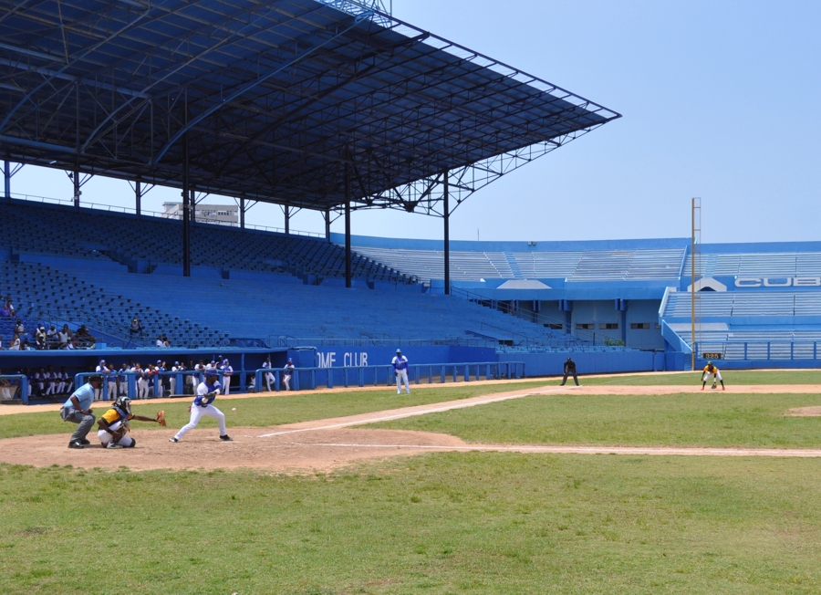 Postgrado de La Habana 2019, Día 4: Tras las clases, ¡béisbol y fútbol!