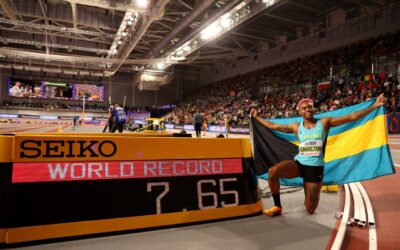 Final de Mundiales de atletismo / Charlton logra un nuevo récord mundial junto al Team USA Glory