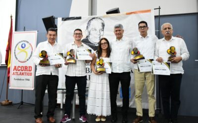 Periodistas colombianos reciben premio «Fabio Poveda Márquez»