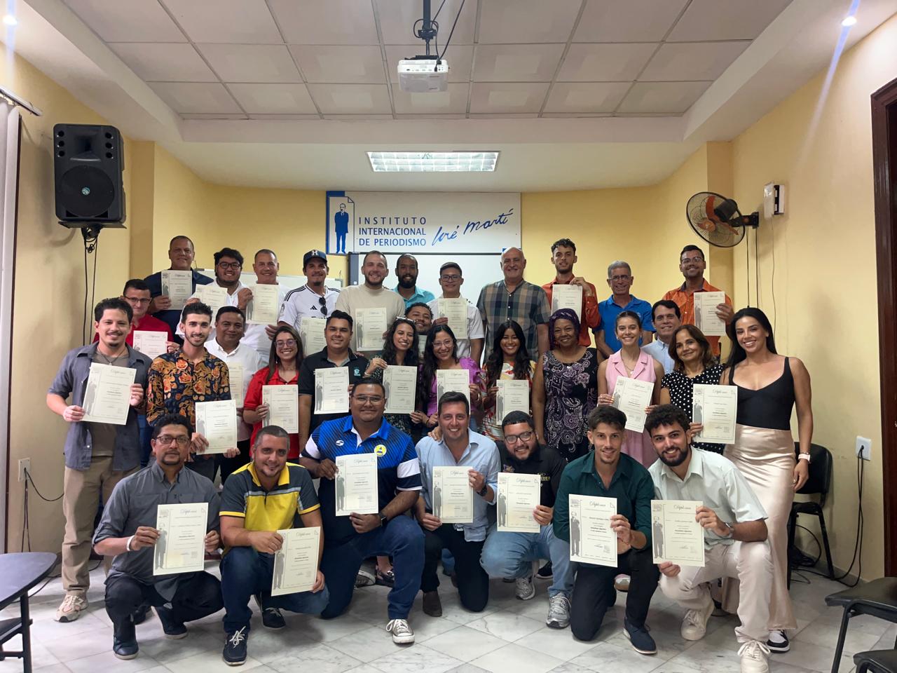 graduados 2025 FOTO AIPS AMERICA