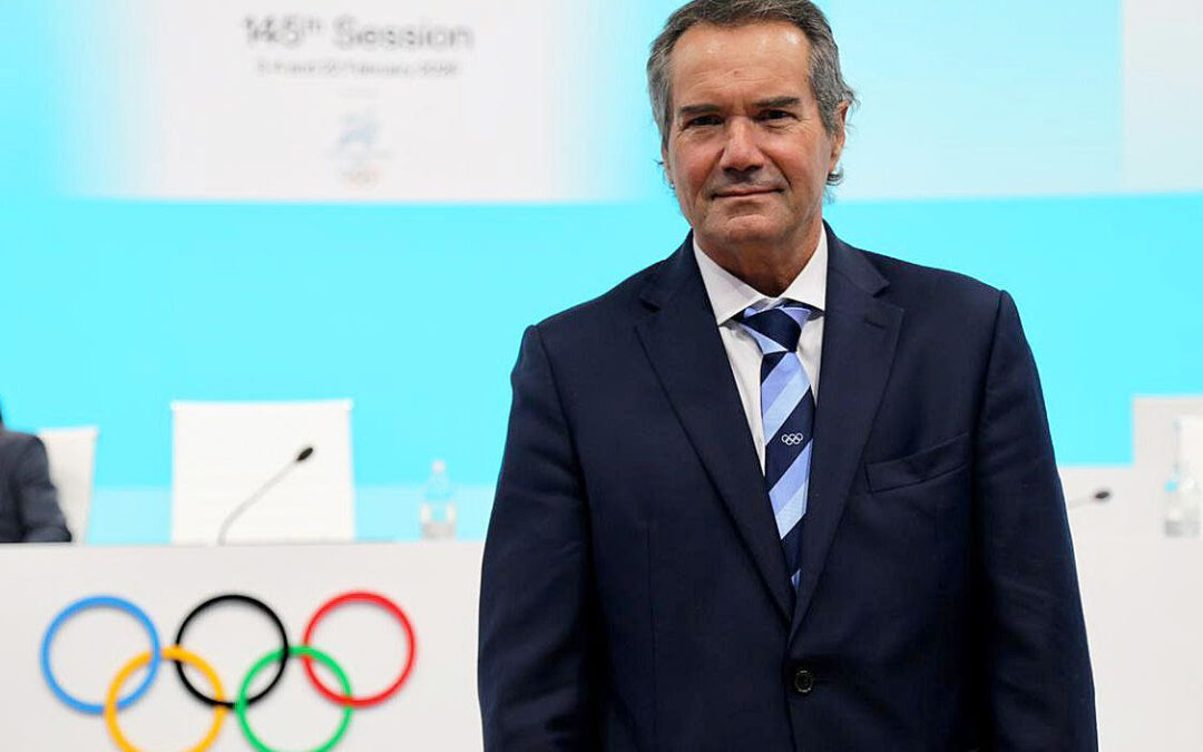 Presidente de Panam Sports al Comité Ejecutivo del COI / AIPS distingue a periodistas en Olímpicos de Invierno