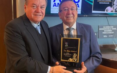 ENTREGADO PREMIO ABELARDO RAIDI EN BOLIVIA