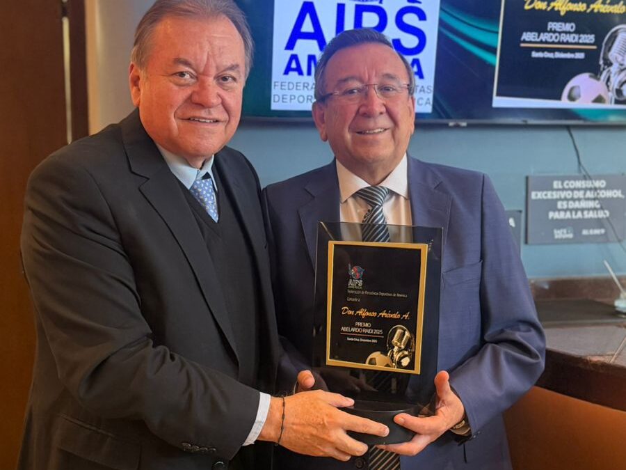 ENTREGADO PREMIO ABELARDO RAIDI EN BOLIVIA